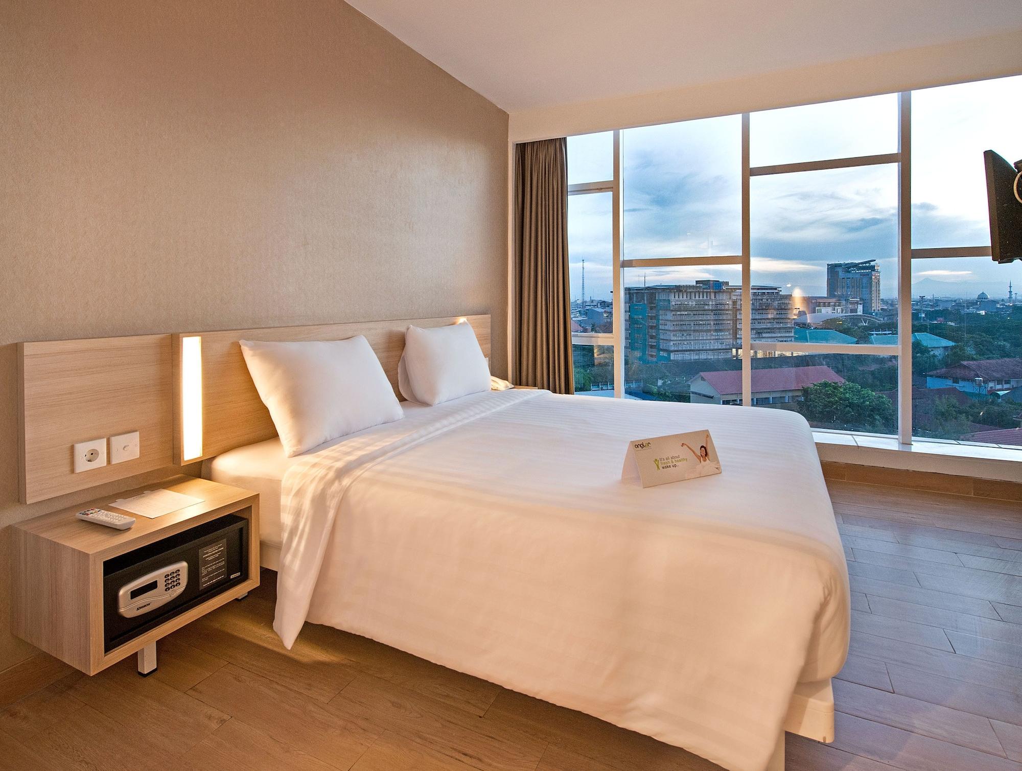 Whiz Prime Hotel Hasanuddin Makassar Exterior photo