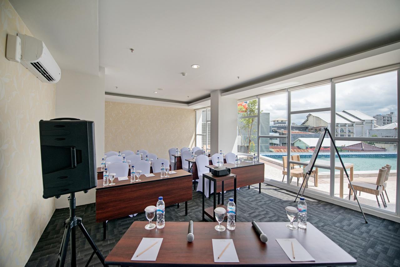 Whiz Prime Hotel Hasanuddin Makassar Exterior photo